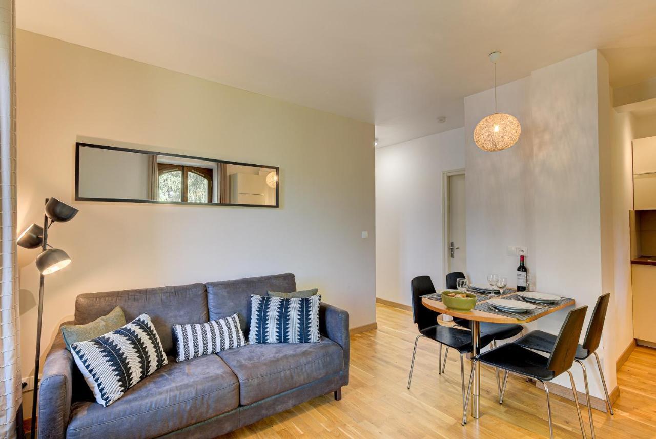 Apartment La Roseraie - Alpes Travel - Central Шамони Екстериор снимка