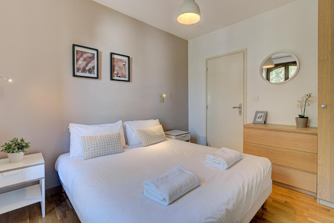 Apartment La Roseraie - Alpes Travel - Central Шамони Екстериор снимка