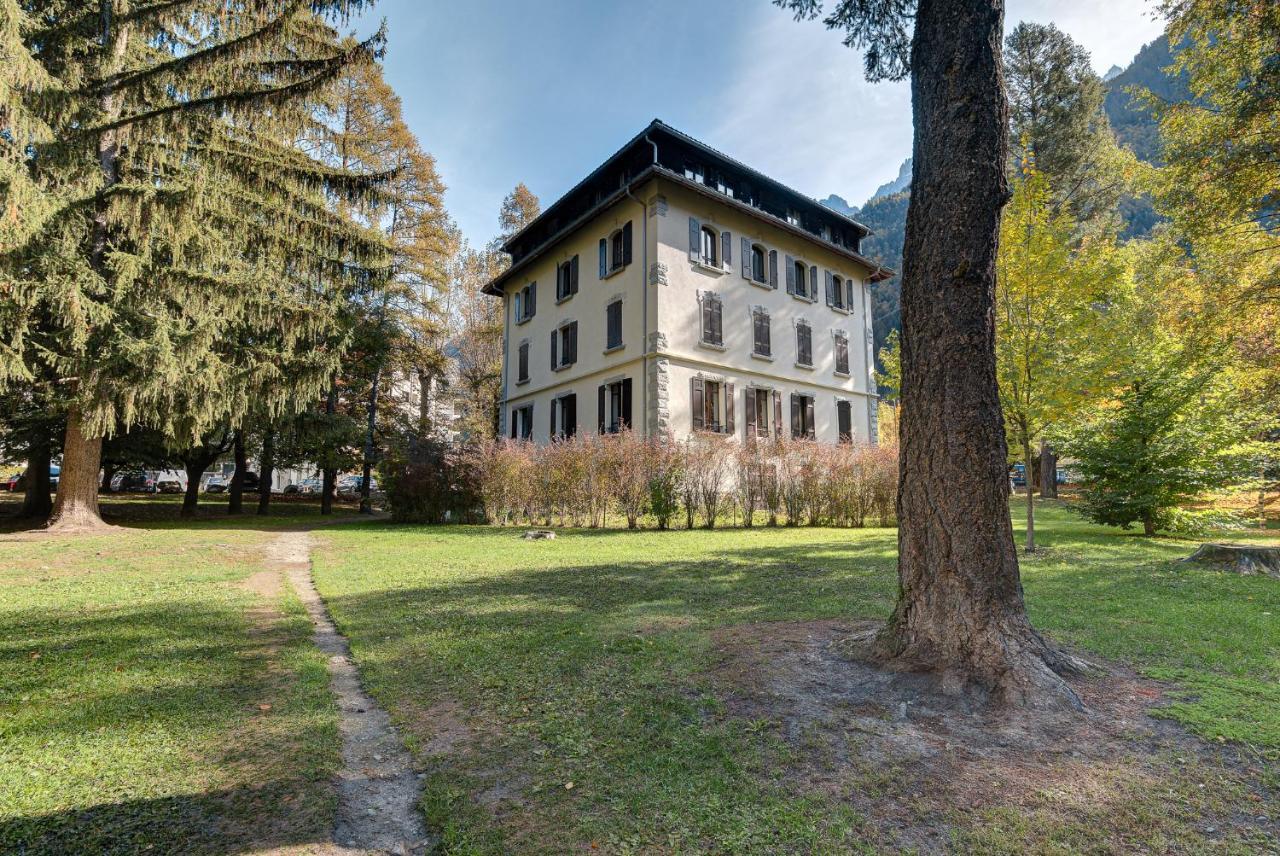 Apartment La Roseraie - Alpes Travel - Central Шамони Екстериор снимка