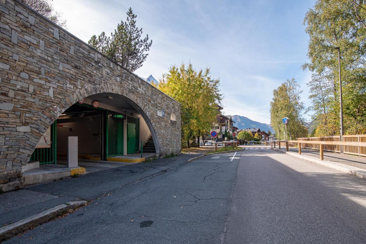 Apartment La Roseraie - Alpes Travel - Central Шамони Екстериор снимка