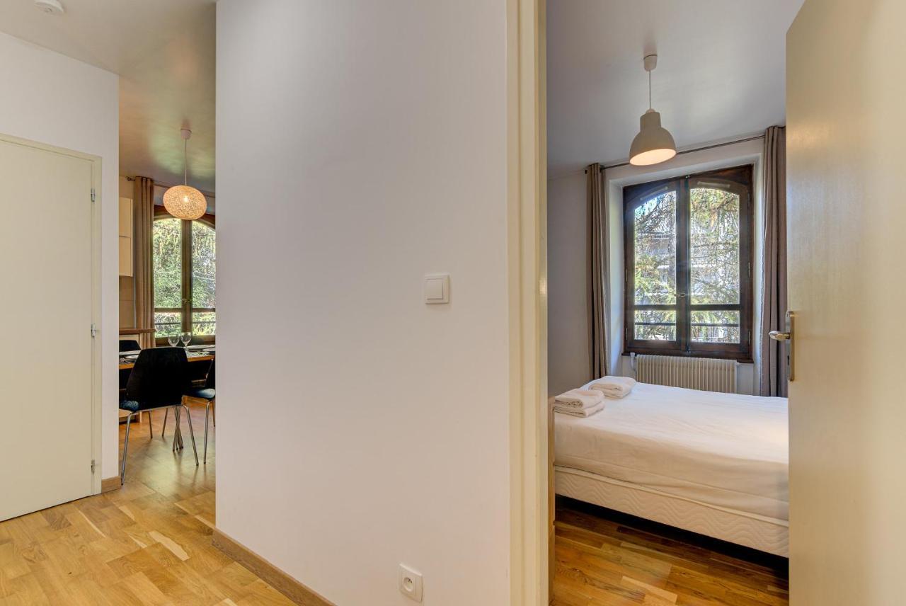 Apartment La Roseraie - Alpes Travel - Central Шамони Екстериор снимка